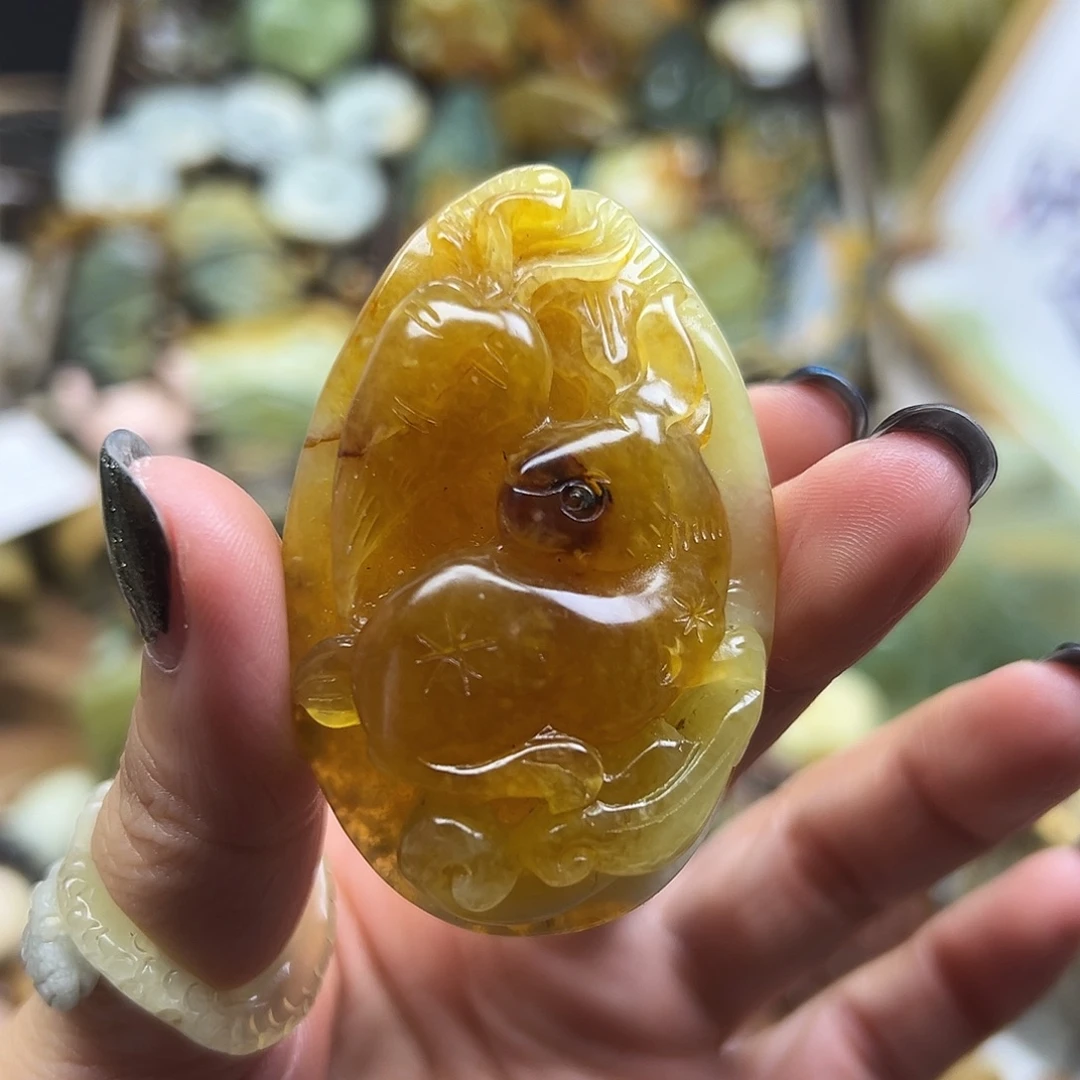 岫玉未镶嵌颈饰玉石王花玉原皮兔兔