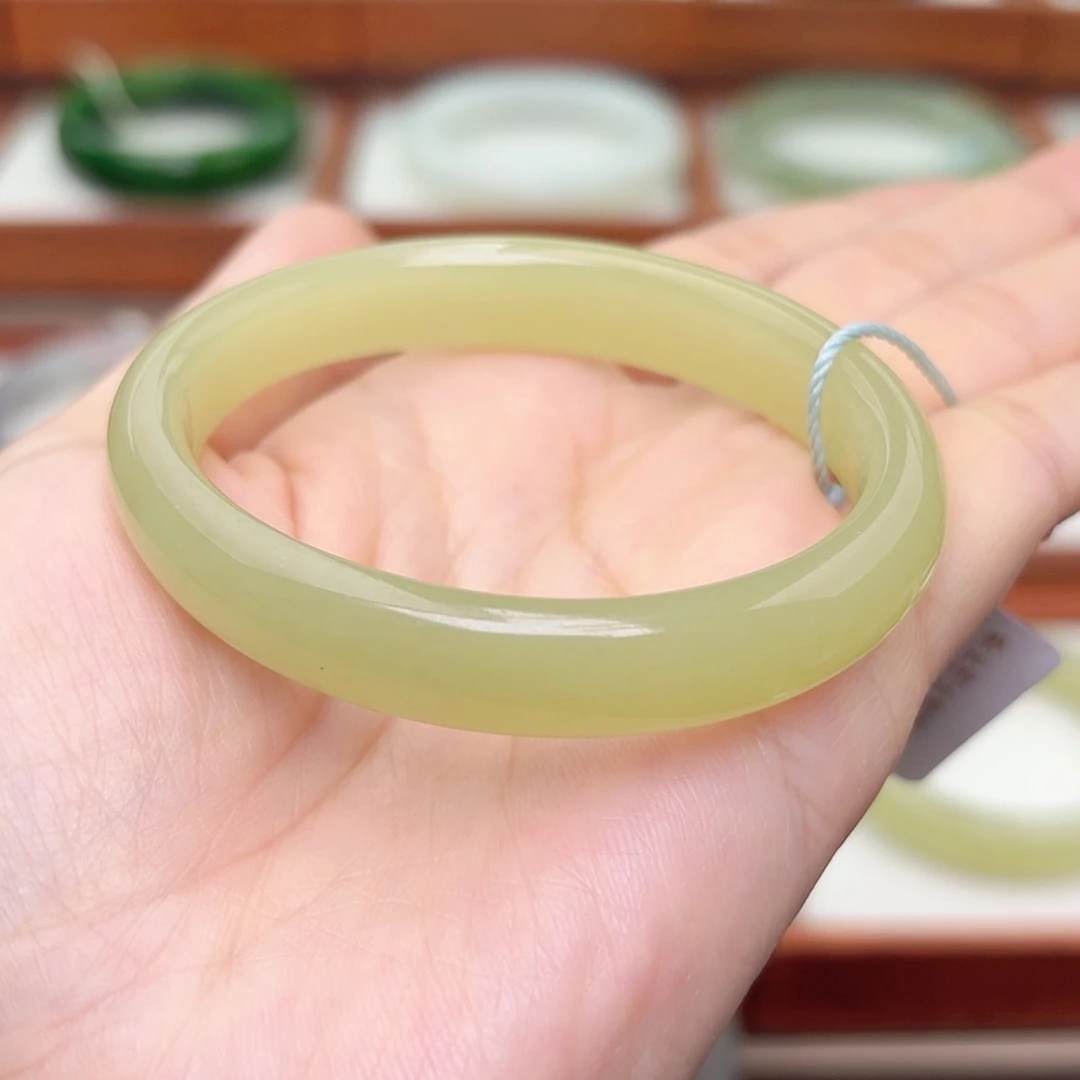 【闪购商品】未镶嵌手镯和田玉
