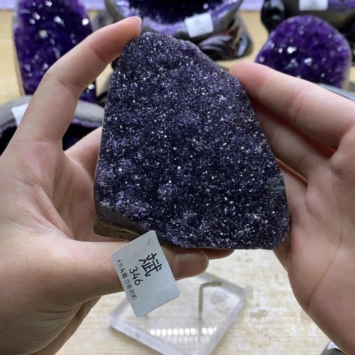 紫晶未镶嵌大型摆件（非配饰）