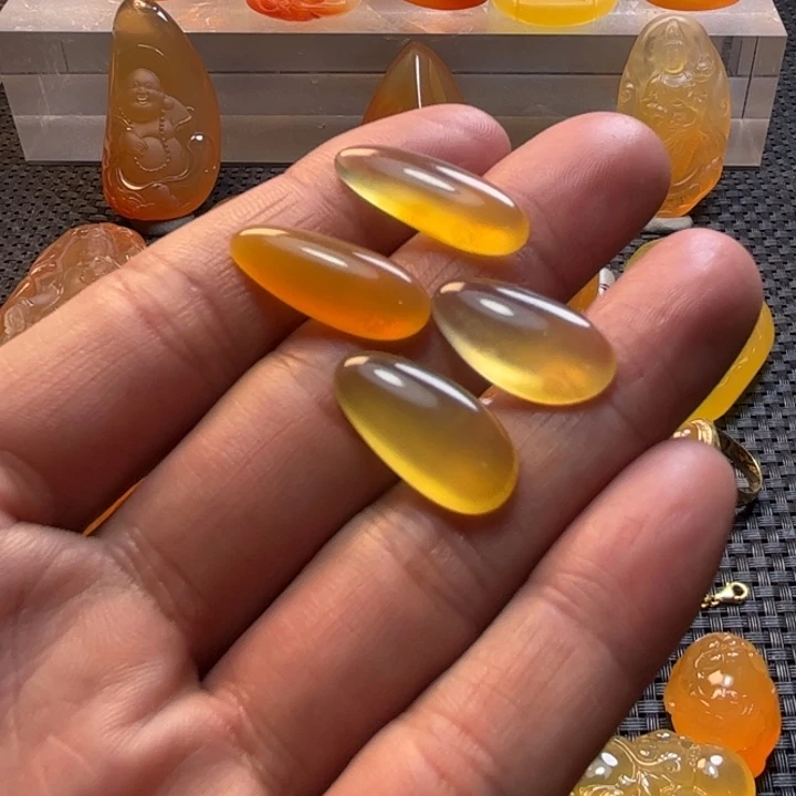 余***石英质玉未镶嵌小小吊坠挂件挂件