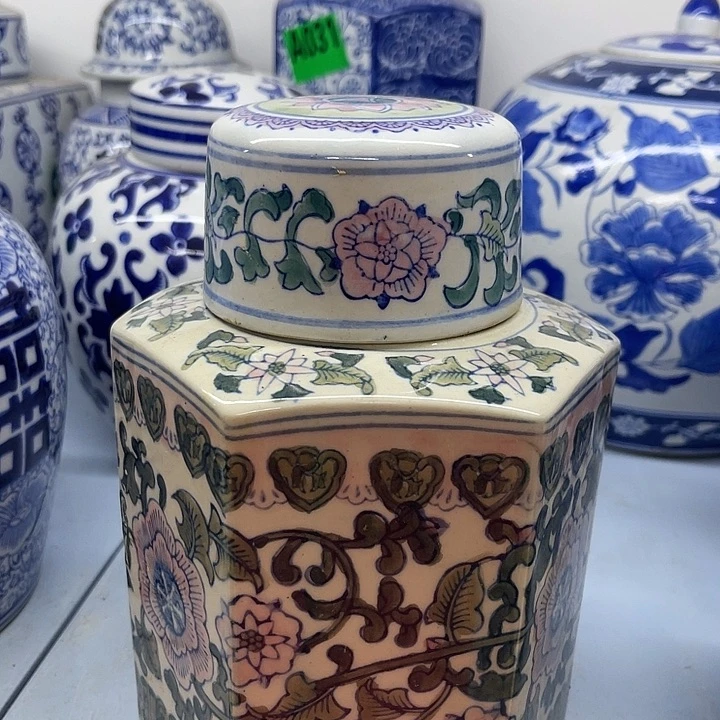 摆件粉彩六方茶叶罐