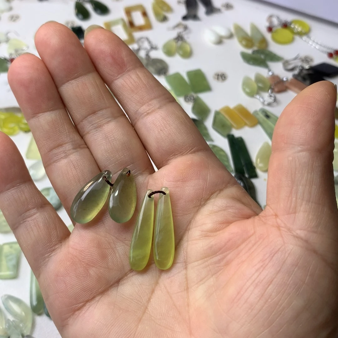匿***号未镶嵌蛇纹石玉耳环