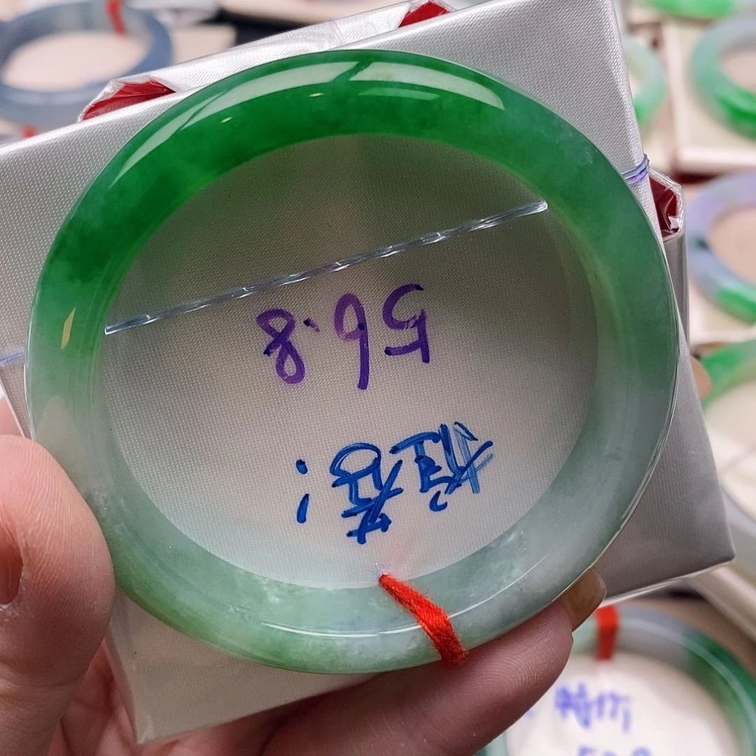 翡翠未镶嵌手镯56