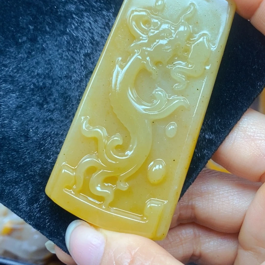未镶嵌石英质玉（黄龙玉）吊坠(不含链)