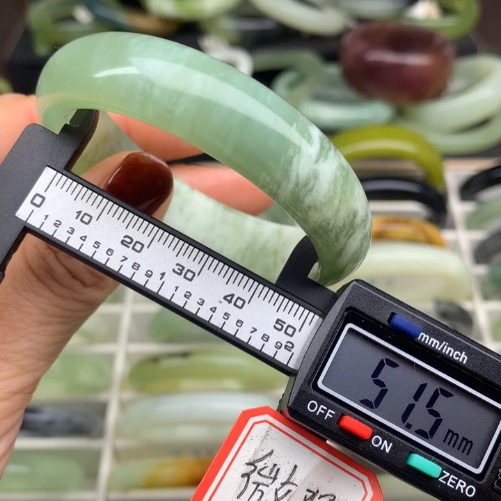 蛇纹石玉未镶嵌手镯745