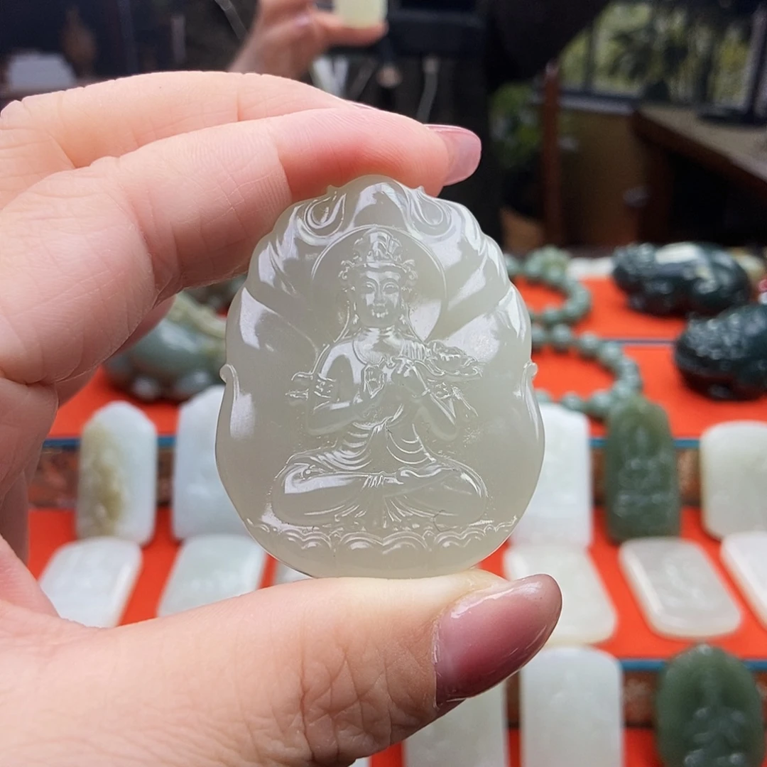 清***来和田玉未镶嵌颈饰