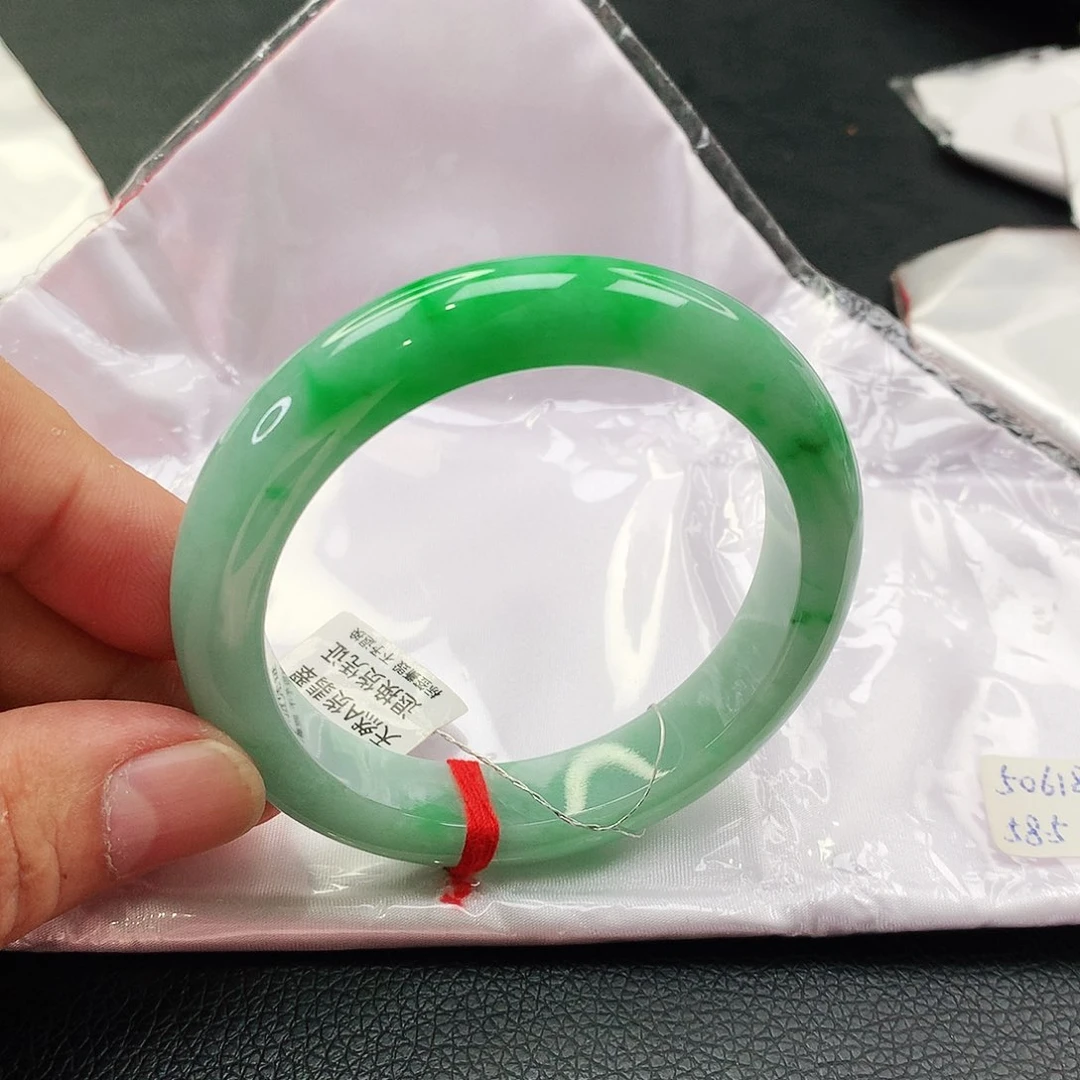 未镶嵌手镯翡翠天然翡翠手镯