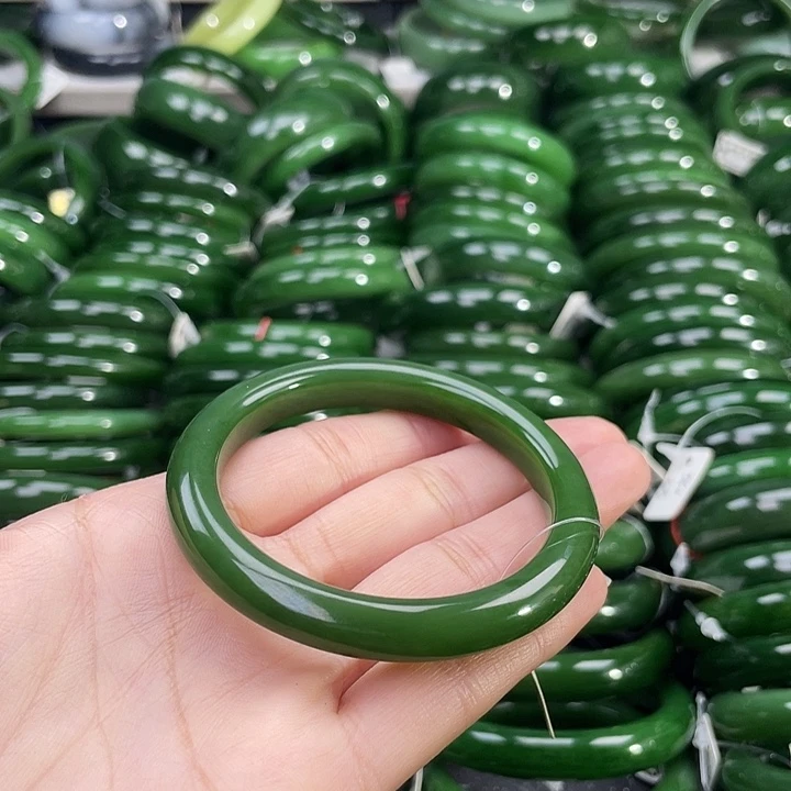 未镶嵌手镯和田玉（碧玉）