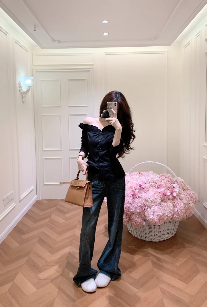 法式高级感气质一字肩收腰长袖衬衫女秋季新款设计感显瘦黑色上衣