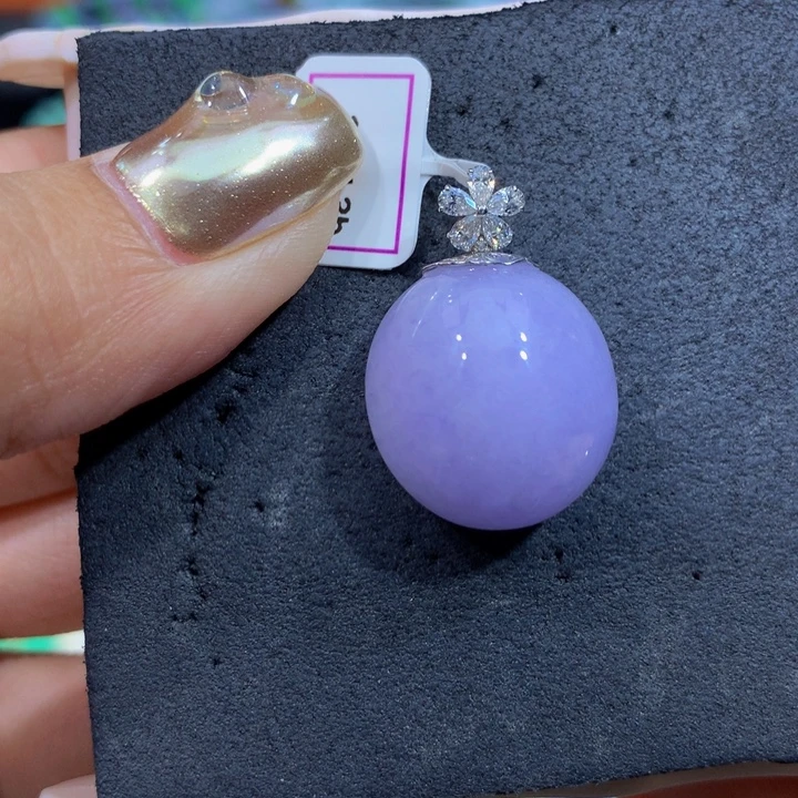 翡翠18K金镶嵌颈饰翡翠