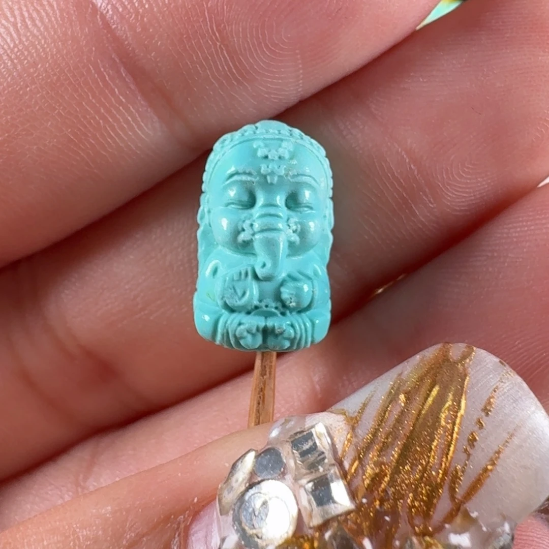 绿松石未镶嵌颈饰