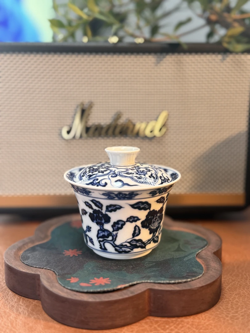 A127景德镇手绘青花茶花马蹄盖碗  100ml