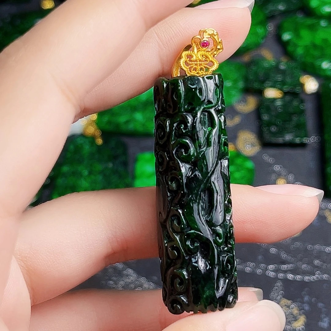 颈饰未镶嵌翡翠多样性