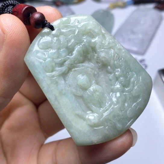 翡翠未镶嵌颈饰翡翠