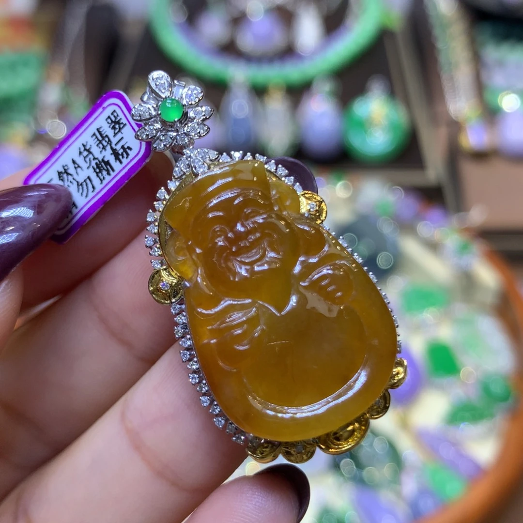 翡翠18K金镶嵌颈饰