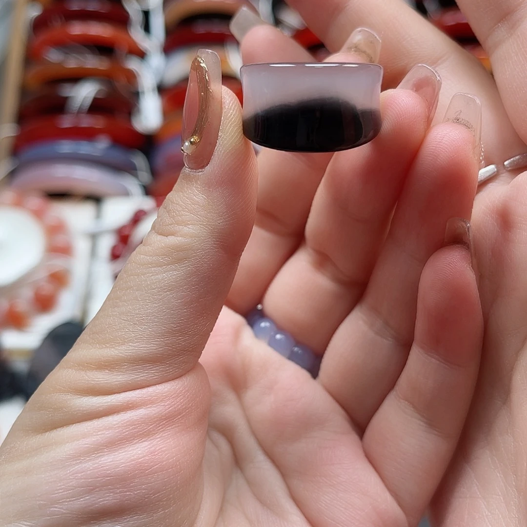 玛瑙/玉髓手镯未镶嵌$***$