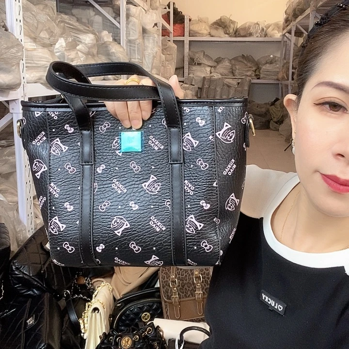 蚕丝小牛剖层皮革PU