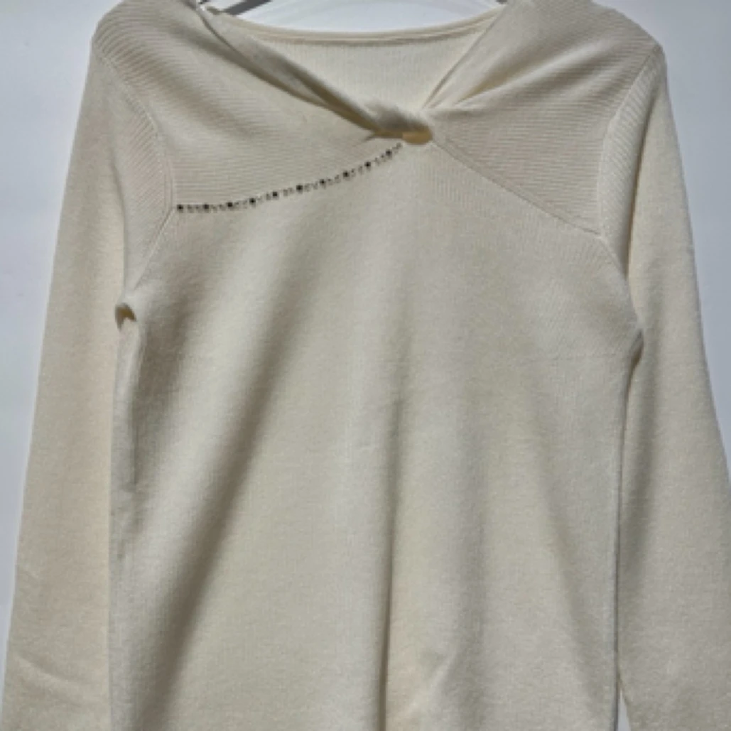 可水洗春季针织衫短款女半高领蝴蝶结秋冬时尚白色毛针织衫