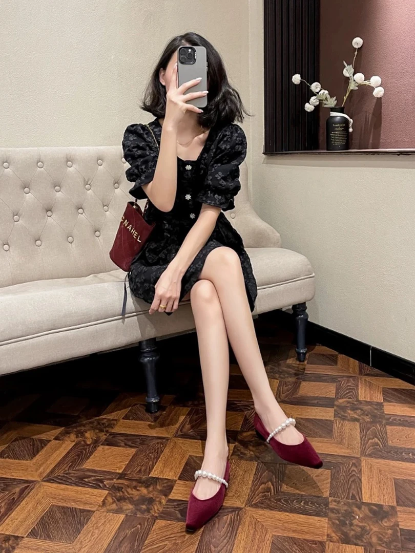 尖头法式水钻玛丽珍气质女2025新款百搭浅口粗跟方头低跟单鞋平底