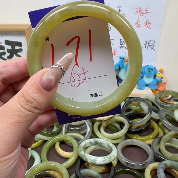 蛇纹石玉未镶嵌手镯71