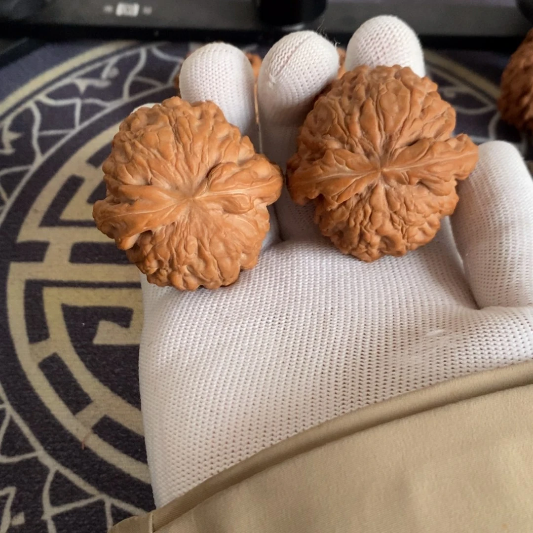 文玩核桃吊坠龙鼎