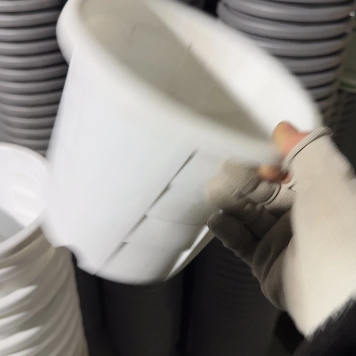 测孔19口径6个无托白色瑕疵