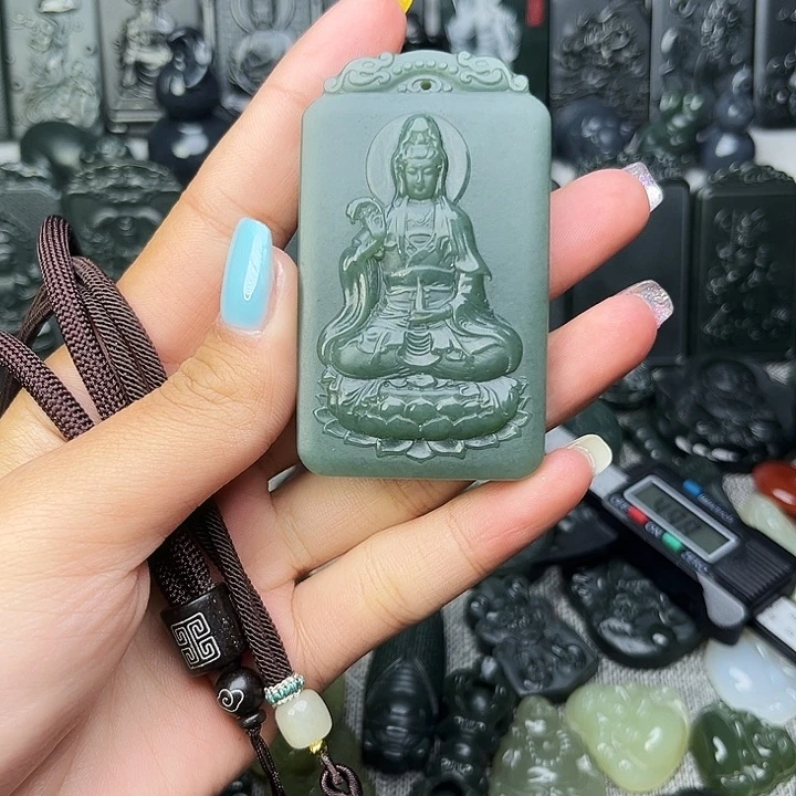 和田玉（青玉）颈饰未镶嵌?