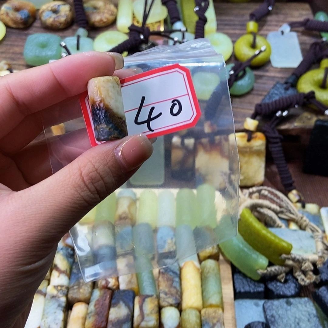 蛇纹石玉未镶嵌挂件包****