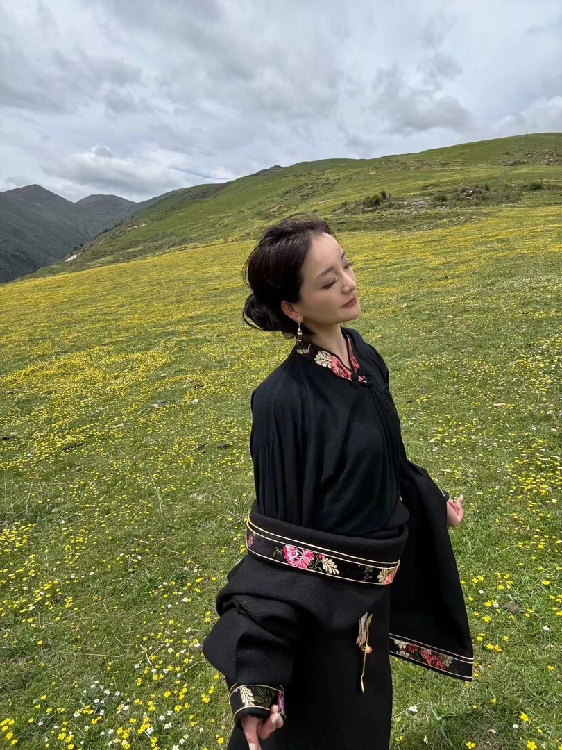 女士双金边设计藏袍百搭藏族日常便装时尚民族风演出服