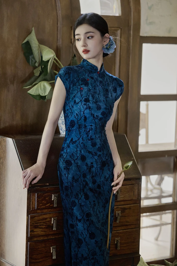斜襟低开衩提花常规款长裙旗袍时尚绿色新中式