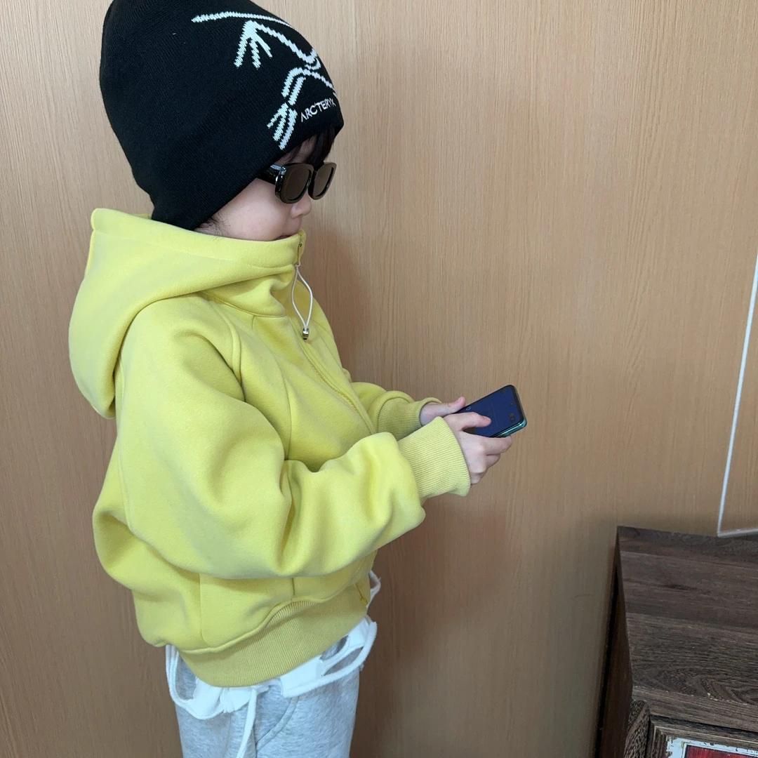 令佳童装加绒儿童春秋纯色长袖休闲洋气连帽卫衣外套2520