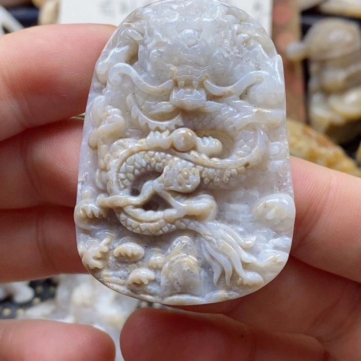 硅化珊瑚（珊瑚玉）颈饰未镶嵌