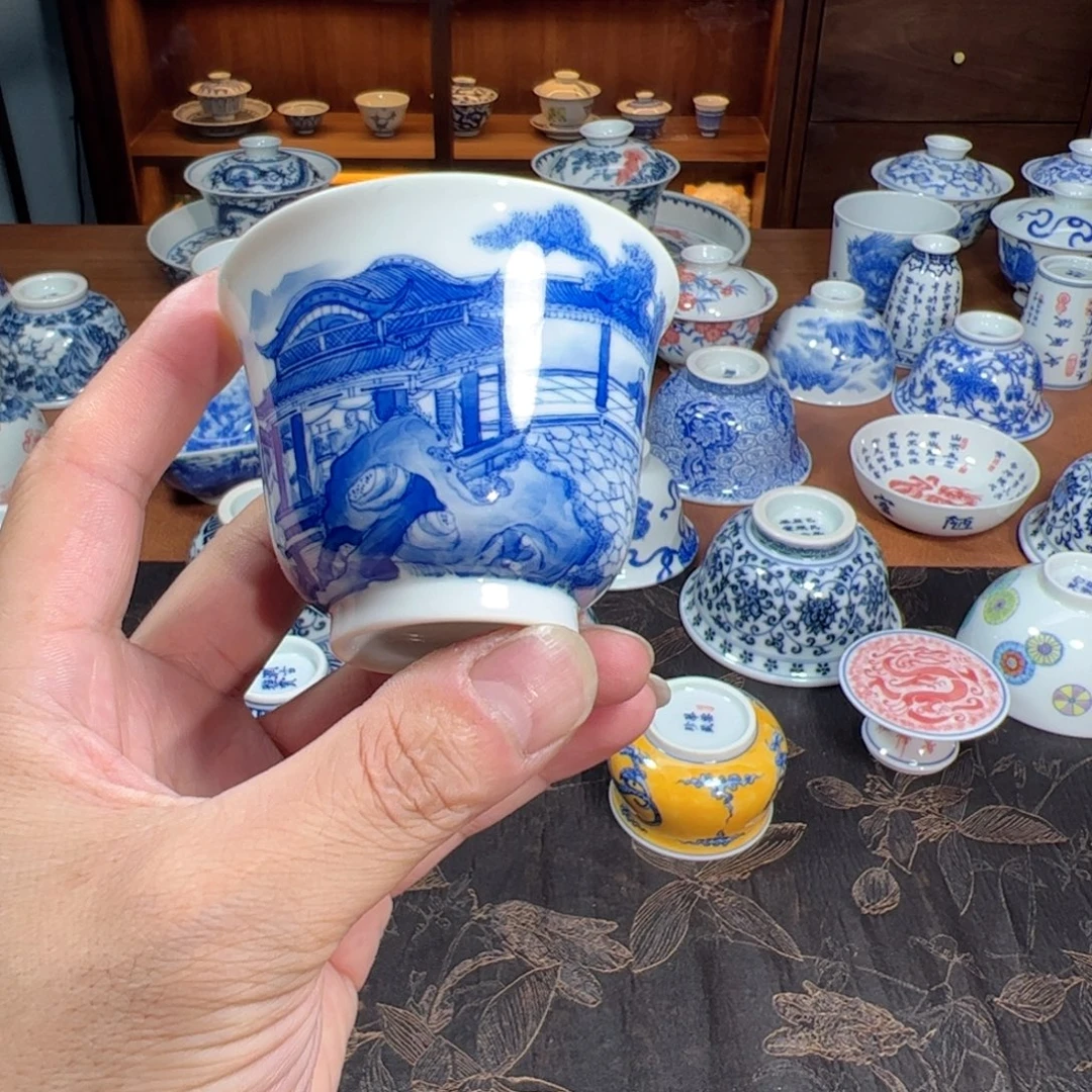 青花楼阁人物铃铛杯