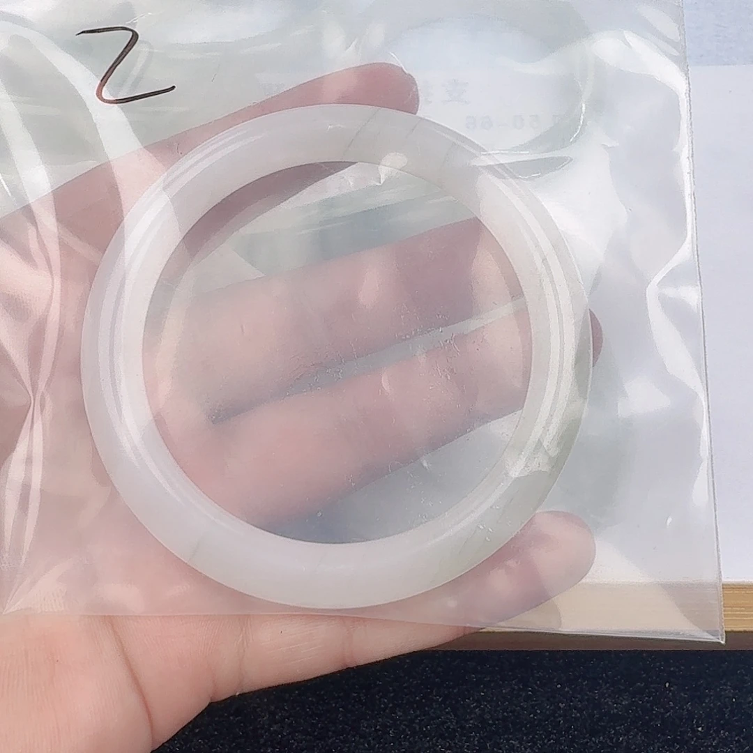 未镶嵌手镯石英质玉