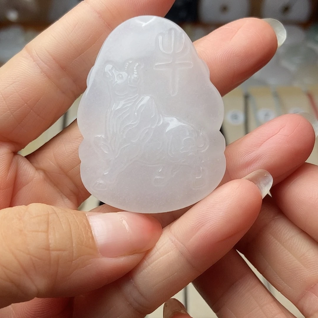 石英质玉未镶嵌颈饰