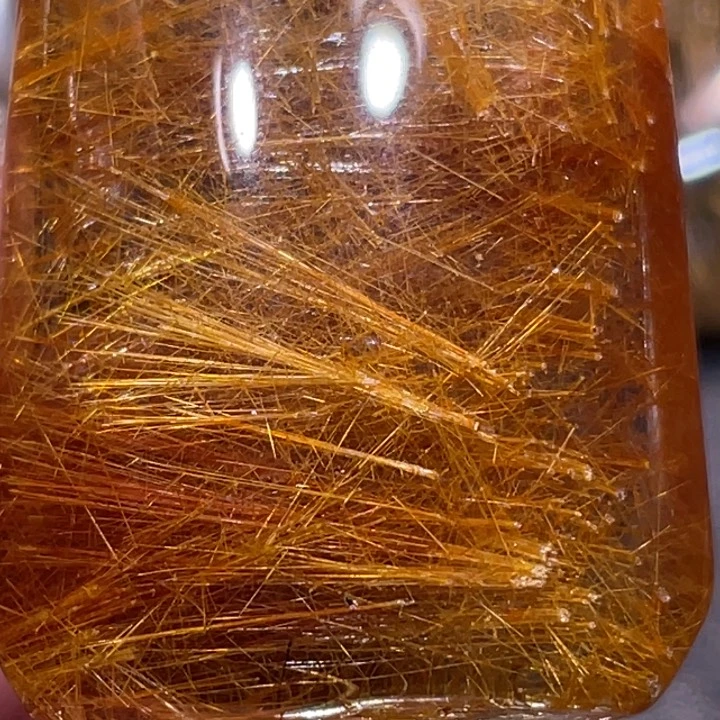 未镶嵌颈饰发晶希*