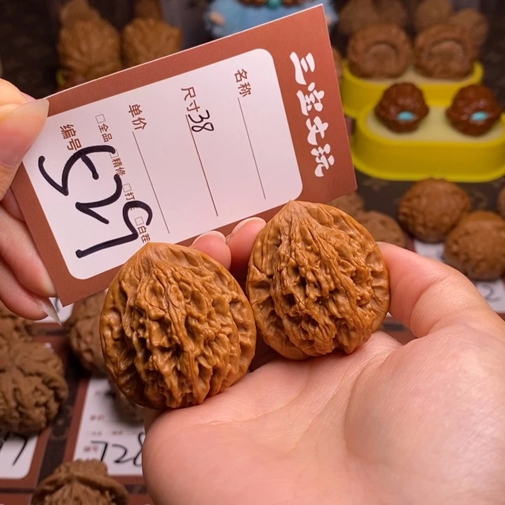文玩核桃把件38麦穗虎头529
