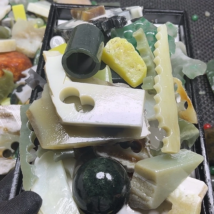 和田玉9K金镶嵌珠宝奇石飞*