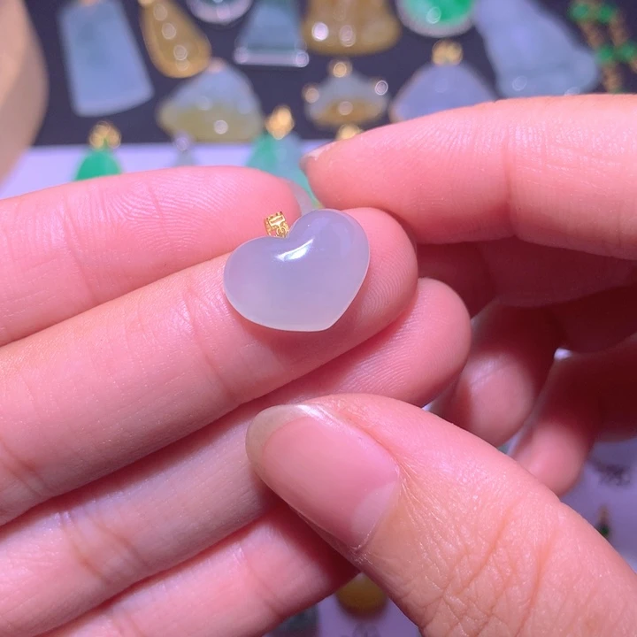 颈饰18K金镶嵌翡翠翡翠