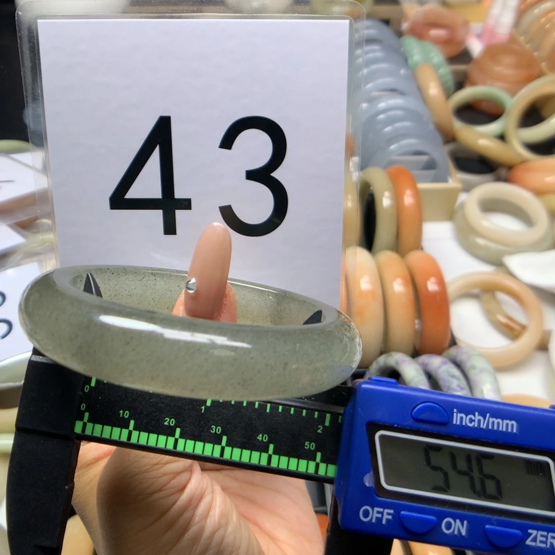 石英岩玉手镯未镶嵌Y***琴