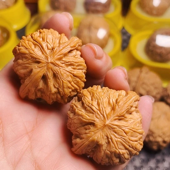 文玩核桃39尺球磨狮子头
