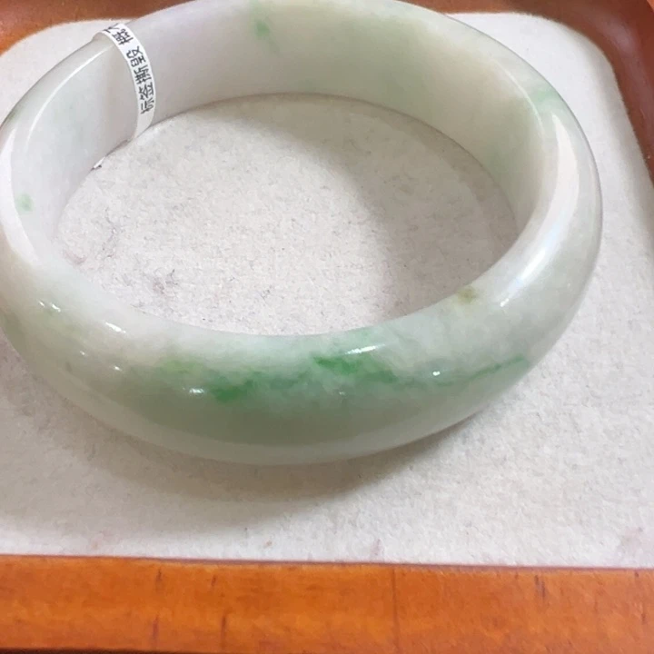 翡翠未镶嵌手镯翡翠