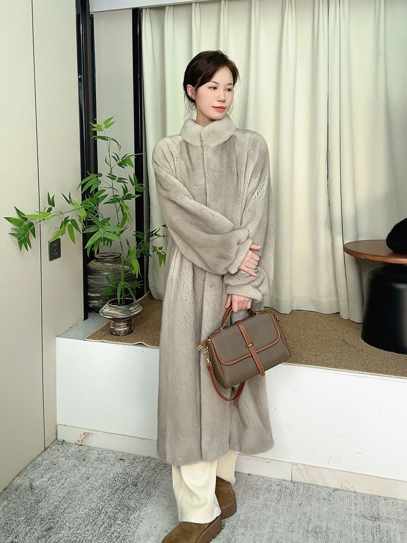 2025 设计师秋冬新款大长款川刀小立领保暖女款外套