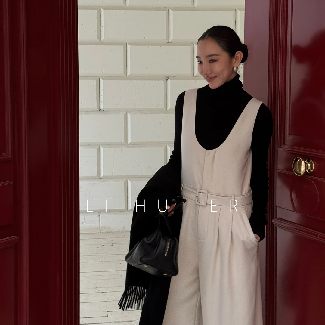 LiHuiEr李慧儿【绮梦暗月】2025秋季显瘦气质黑色针织上衣LL025479