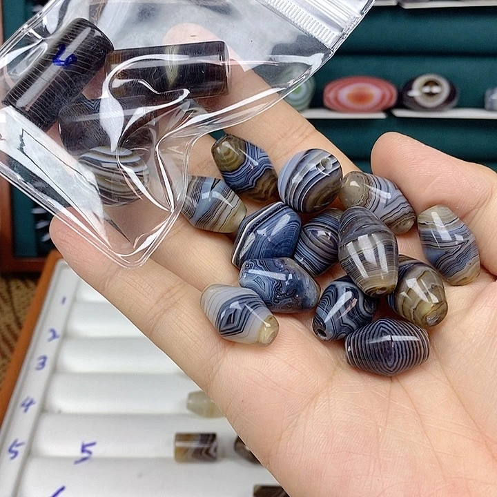 奥***K玛瑙/玉髓未镶嵌颈饰