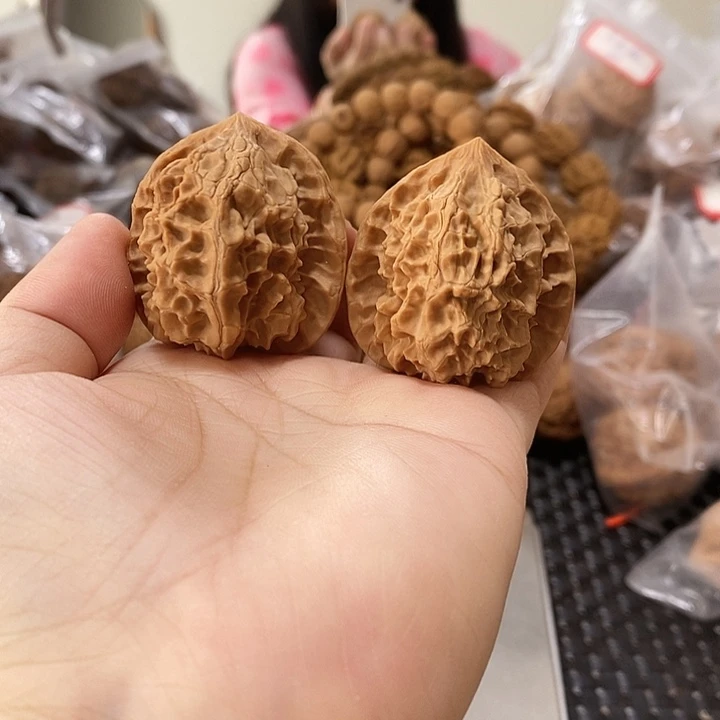 文玩核桃吊坠玲珑37修