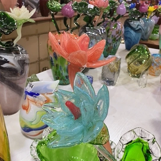 琉璃花瓶高45厘米宽9厘米