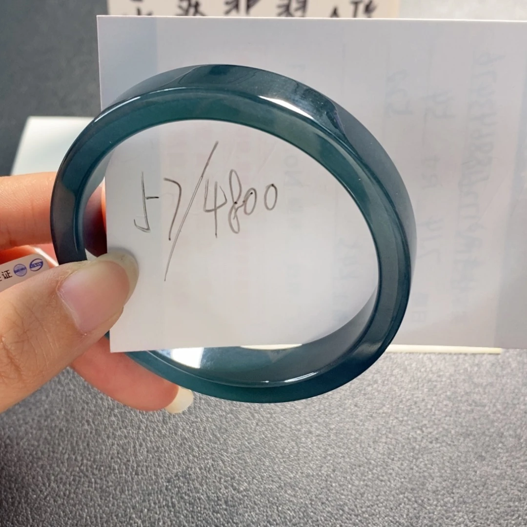 翡翠手镯未镶嵌天然翡翠