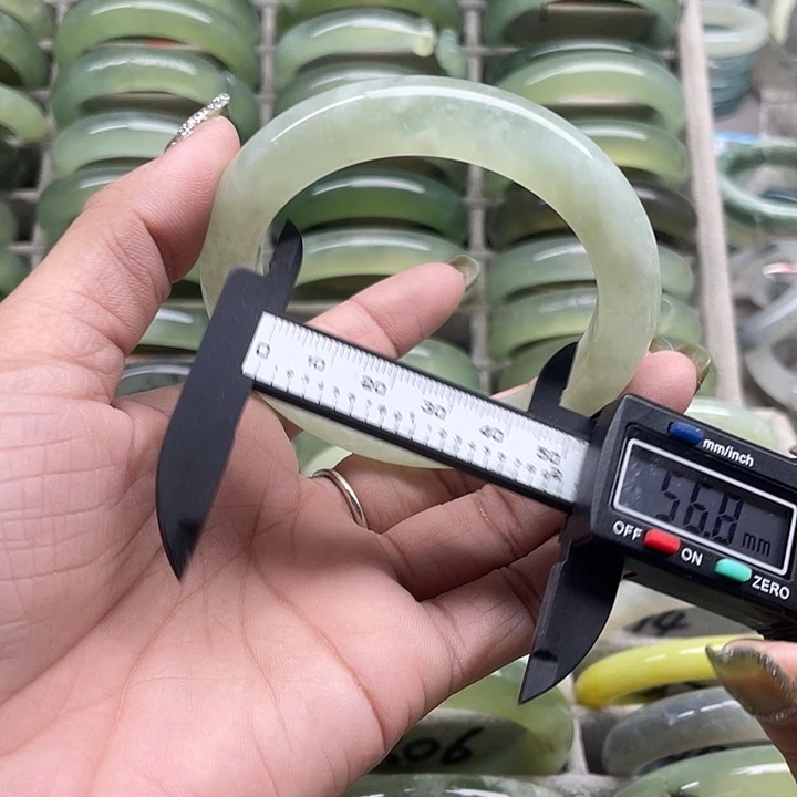 蛇纹石玉未镶嵌手镯288