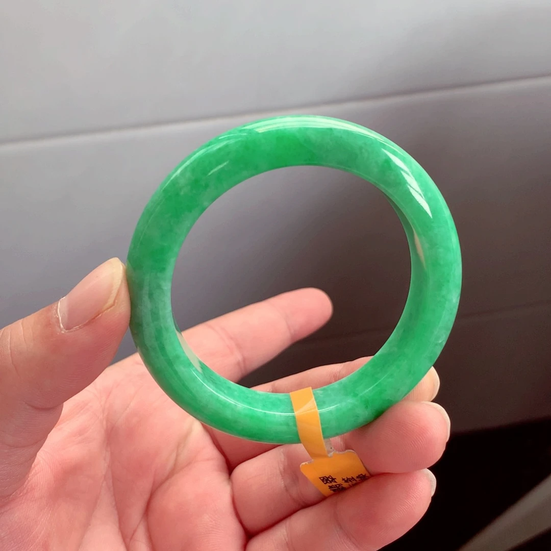 翡翠手镯未镶嵌M**?缅甸翡翠